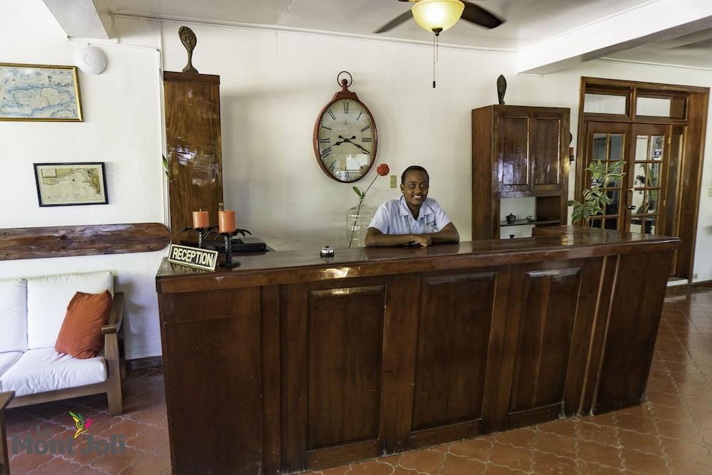 Hotel Mont Joli Cap-Haïtien Exteriör bild