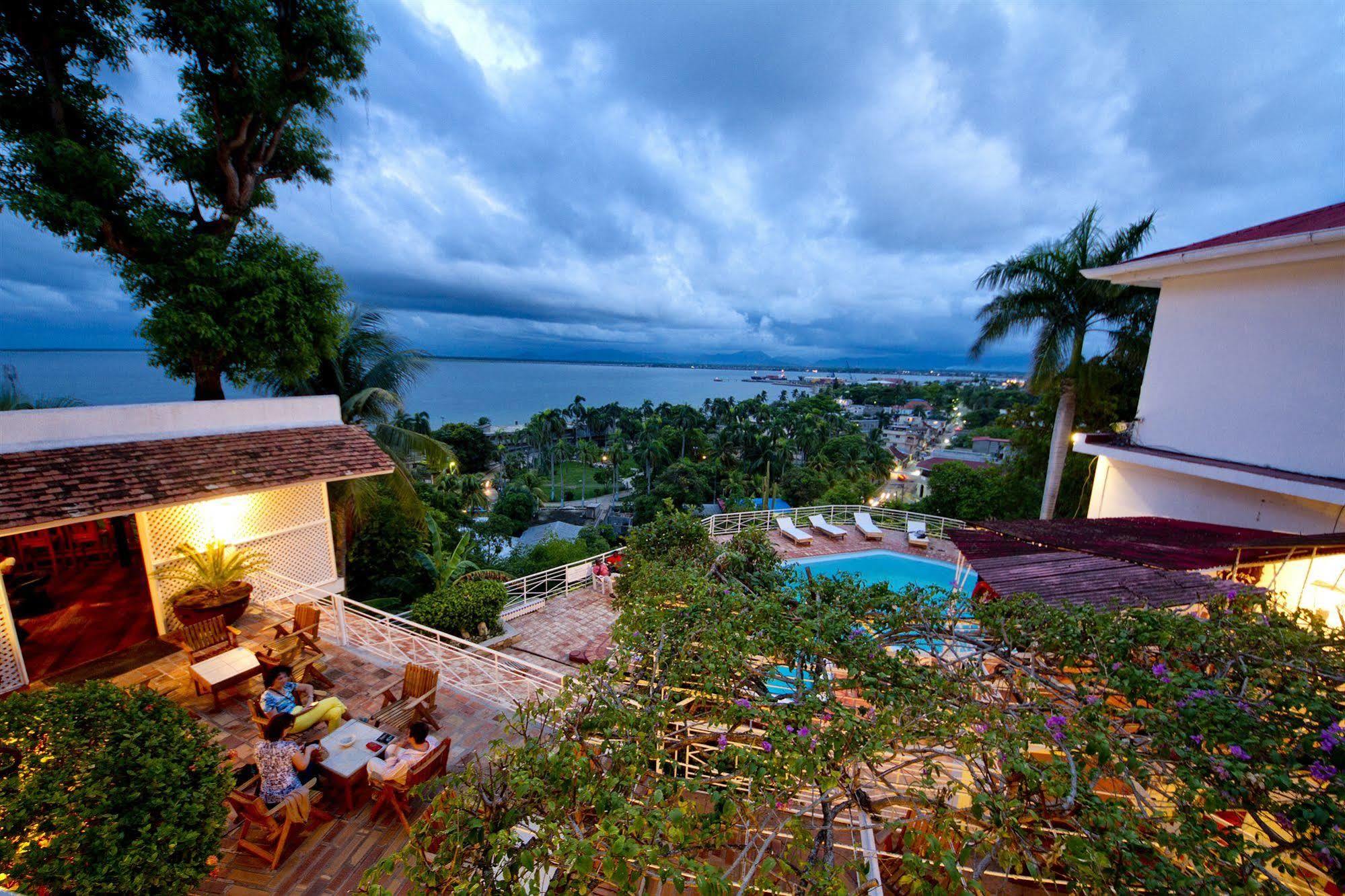 Hotel Mont Joli Cap-Haïtien Exteriör bild