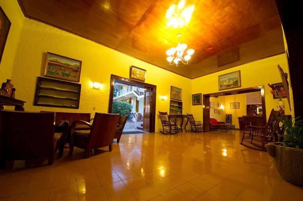 Hotel Mont Joli Cap-Haïtien Exteriör bild